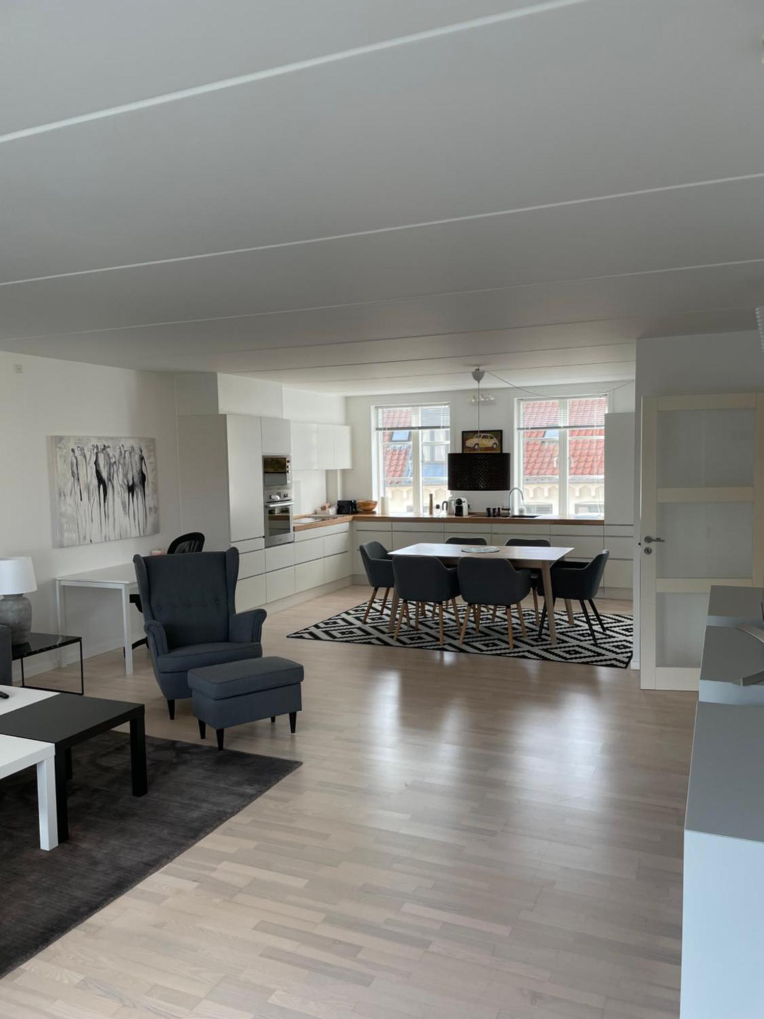 Lux Apartm, 2 Full Bathrooms, 2tv Appartement